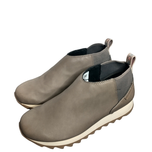 Merrell women's Alpine Chelsea Boot, size 9, taupe - Picture 1 of 12